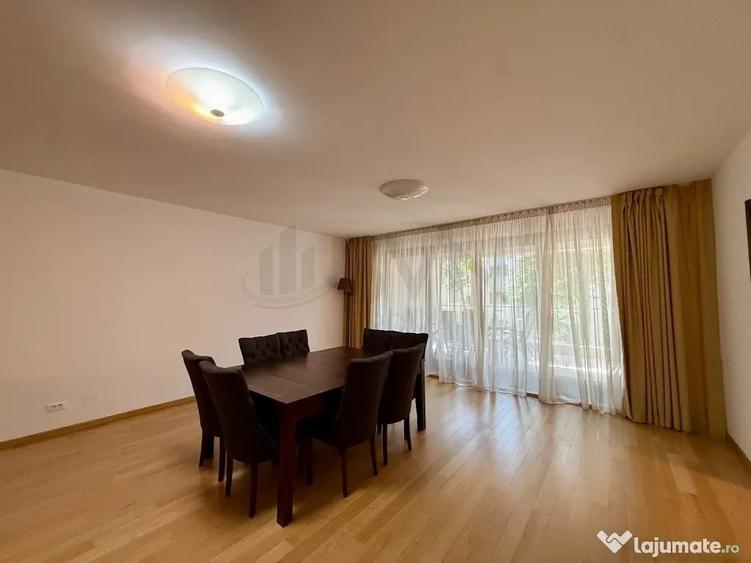 Apartament cu 3 camere semidecomandat în Aviatorilor