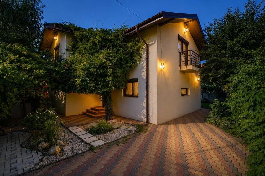 Casă cu 4 camere în Berceni