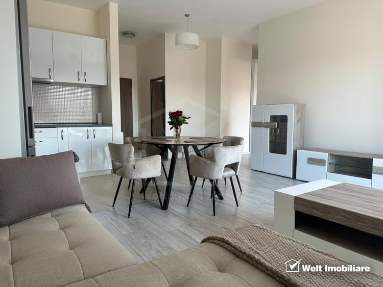 Apartament cu 3 camere semidecomandat, mobilat în Bună Ziua