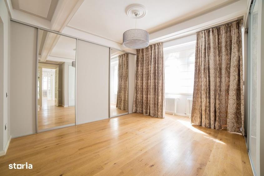 Apartament cu 4 camere în Romană