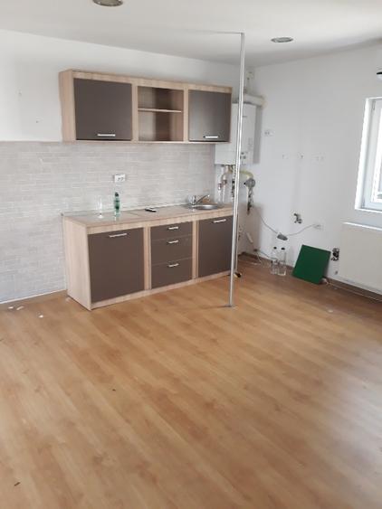 Apartament cu 2 camere semidecomandat în Calea Victoriei