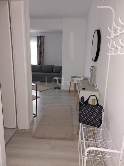 Apartament cu 2 camere semidecomandat, mobilat în Florești