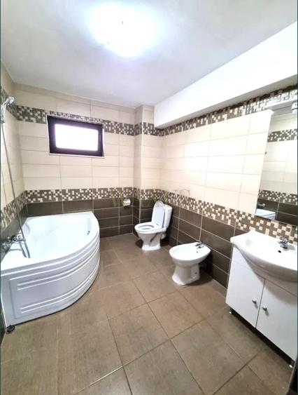 Apartament cu 2 camere decomandat, mobilat în Sud