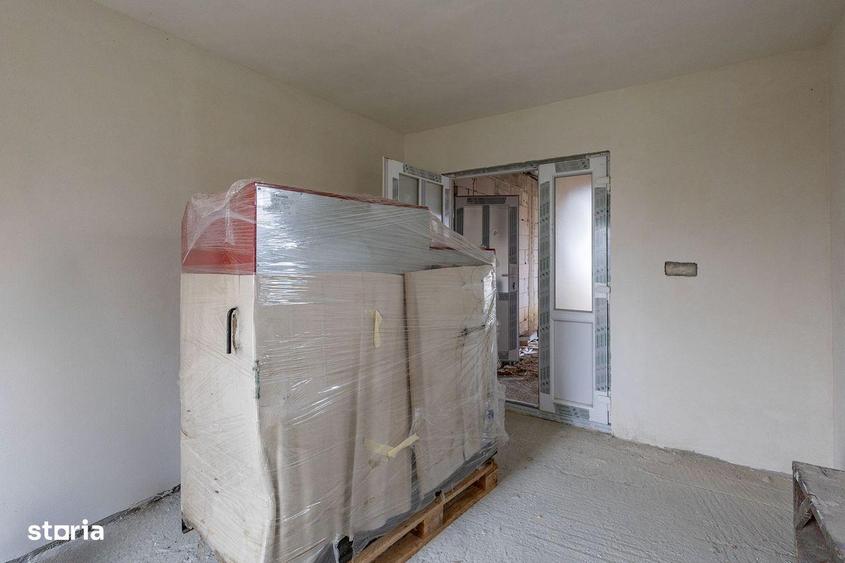 Casă cu 5 camere cu Teren 1553 Mp în Central