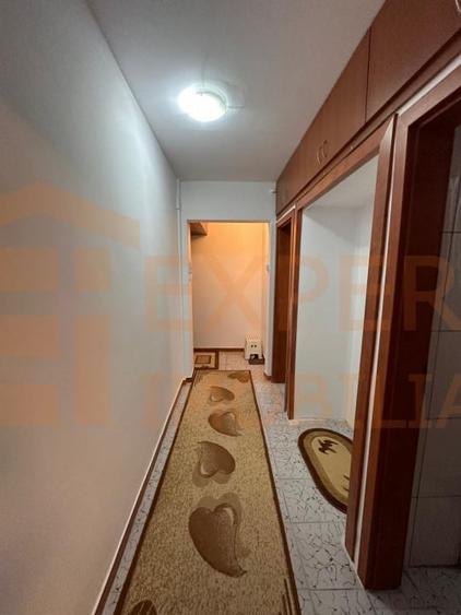 Apartament cu 3 camere semidecomandat în Tomis Nord