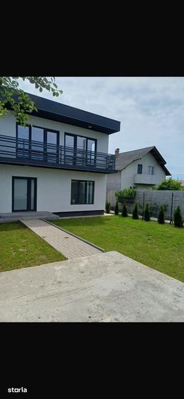 Casă cu 4 camere cu Teren 200 Mp în Central