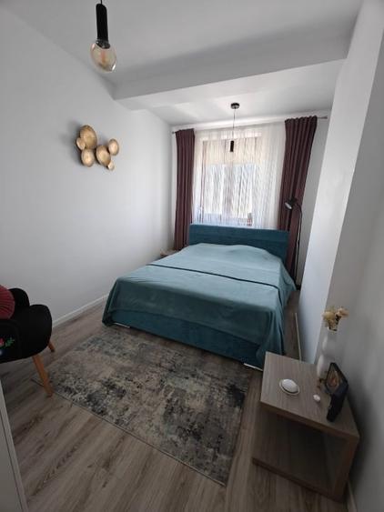 Apartament cu 3 camere decomandat, mobilat în Tomis Nord