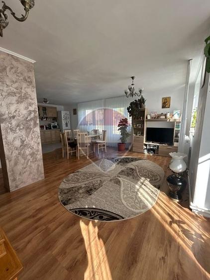 Duplex cu 4 camere cu Teren 500 Mp în Burdujeni