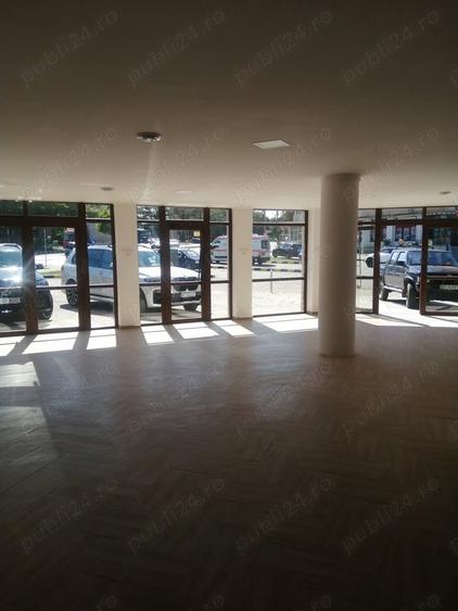 Spațiu comercial, de 200 mp, în Central