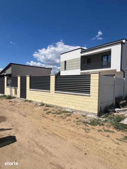 Casă cu 5 camere cu Teren 330 Mp în Central