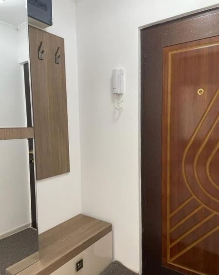 Apartament cu 3 camere decomandat în Berceni