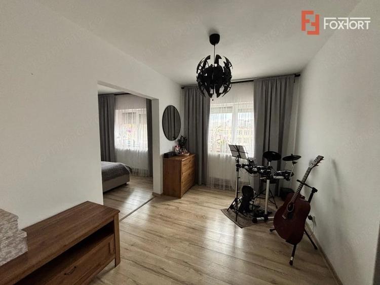 Apartament cu 5 camere decomandat în UTA