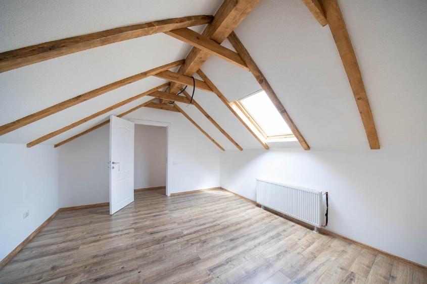 Duplex cu 4 camere cu Canalizare în Sud