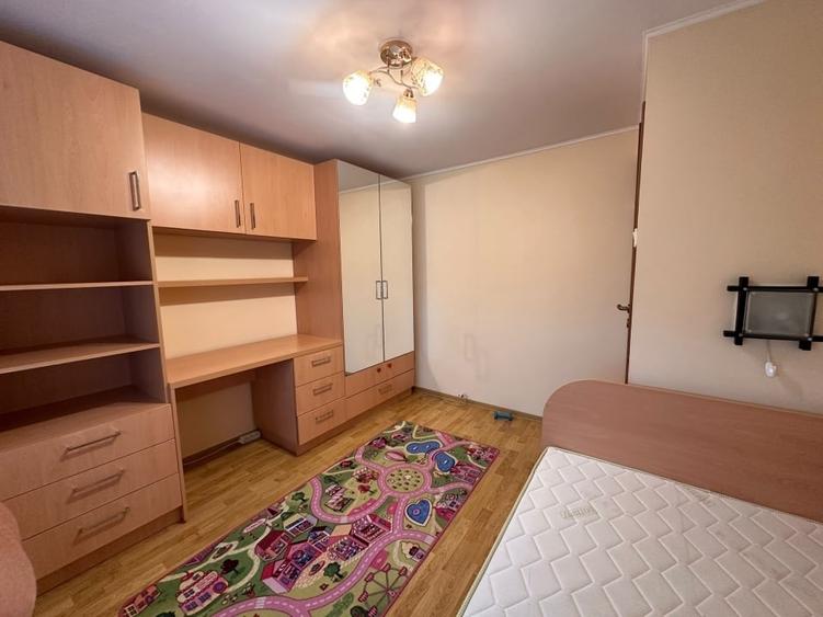 Apartament cu 3 camere decomandat, mobilat în Lujerului