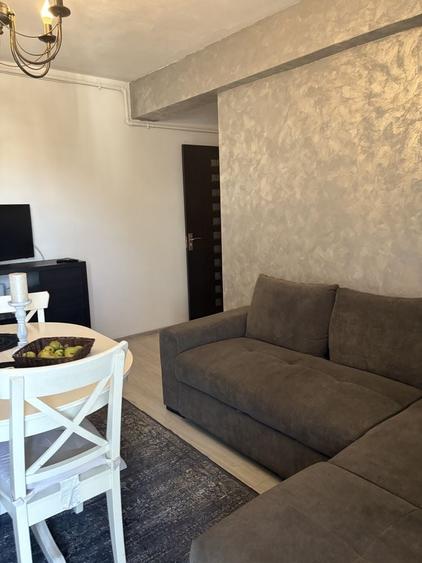 Apartament cu 2 camere decomandat în Berceni