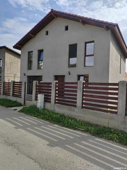 Casă cu 5 camere cu Teren 500 Mp în Central