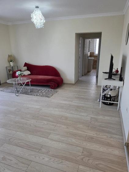 Apartament cu 2 camere decomandat în Giroc