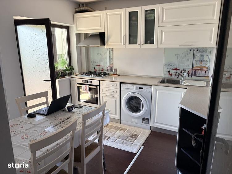 Apartament cu 3 camere decomandat în Exterior Vest