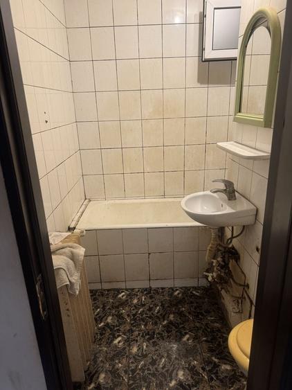 Apartament cu 2 camere semidecomandat în Berceni