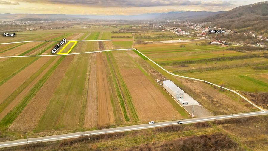 Teren de 4322 mp, în Mănești