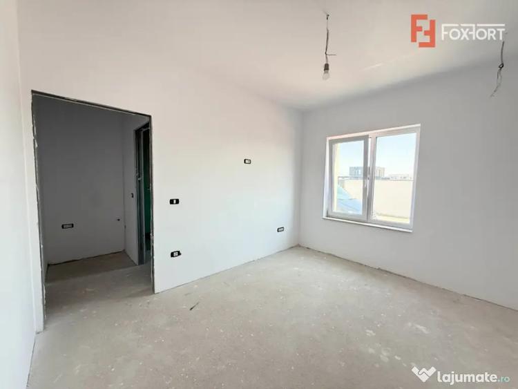 Apartament cu 4 camere în Torontalului