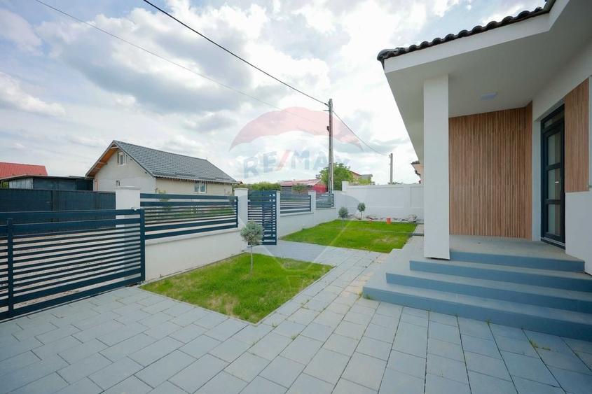 Casă individuală cu 4 camere cu Teren 537 Mp în Paleu