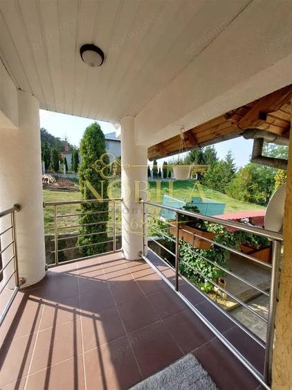 Casă cu Teren 4200 Mp în Livezi