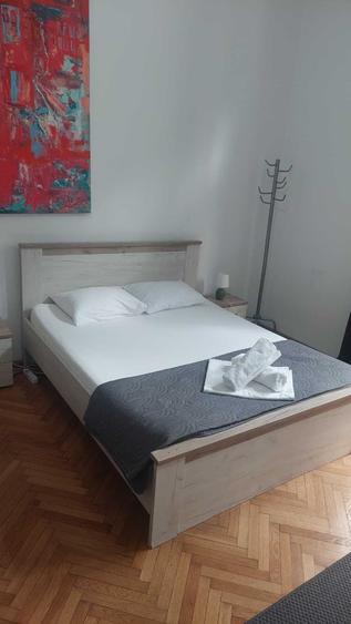 Apartament cu 2 camere semidecomandat în P-ța Unirii