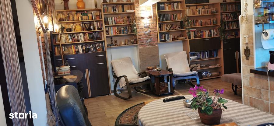 Apartament cu 3 camere semidecomandat în Plevnei