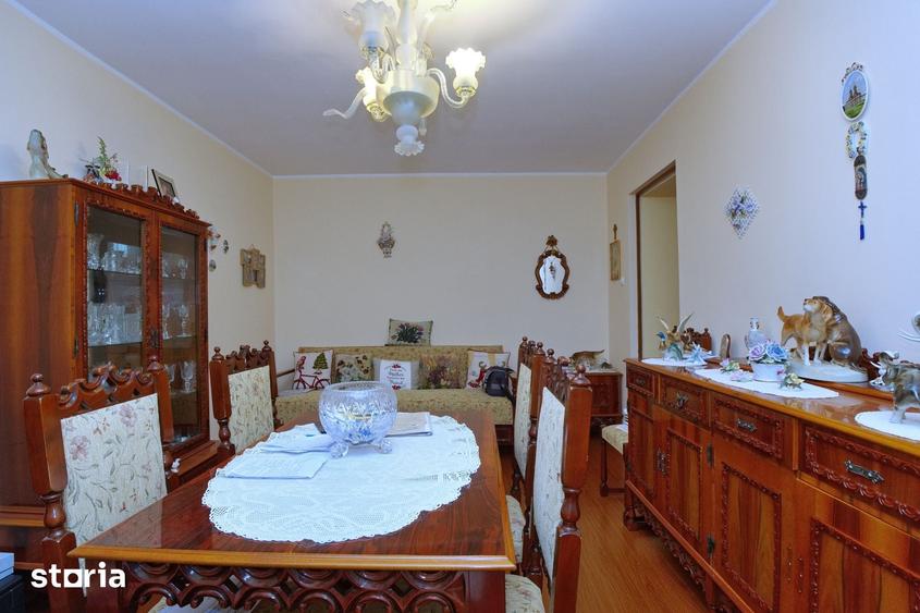 Apartament cu 3 camere decomandat în Mazepa 1