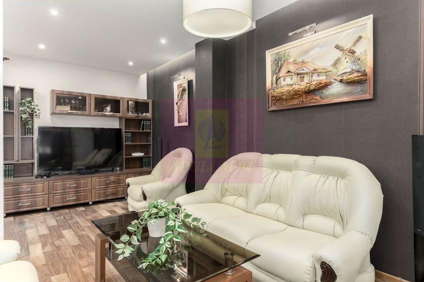 Casă cu 5 camere cu Teren 510 Mp în Lacul Tei