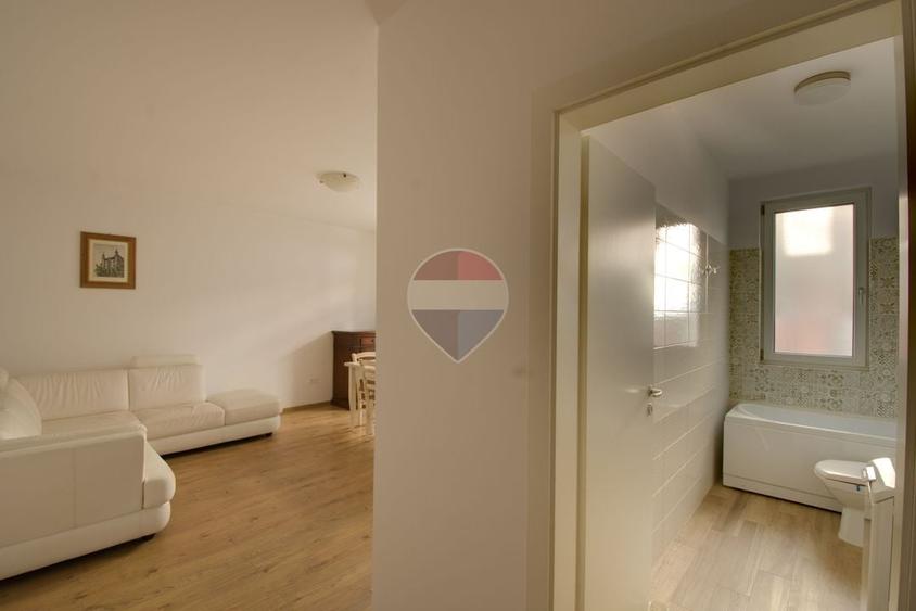Apartament cu 2 camere semidecomandat, mobilat în Dumbrăvița
