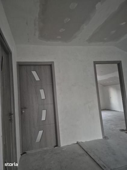 Casă cu 6 camere cu Teren 222 Mp în Lumina