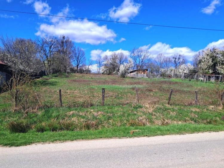 Teren Construcții intravilan de 2592 mp, în Polovragi
