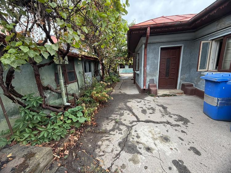 Casă cu 4 camere cu Teren 249 Mp în Colentina
