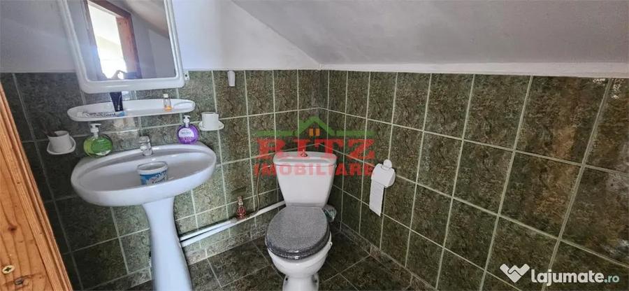 Casă cu 7 camere cu Teren 1756 Mp în Caracal