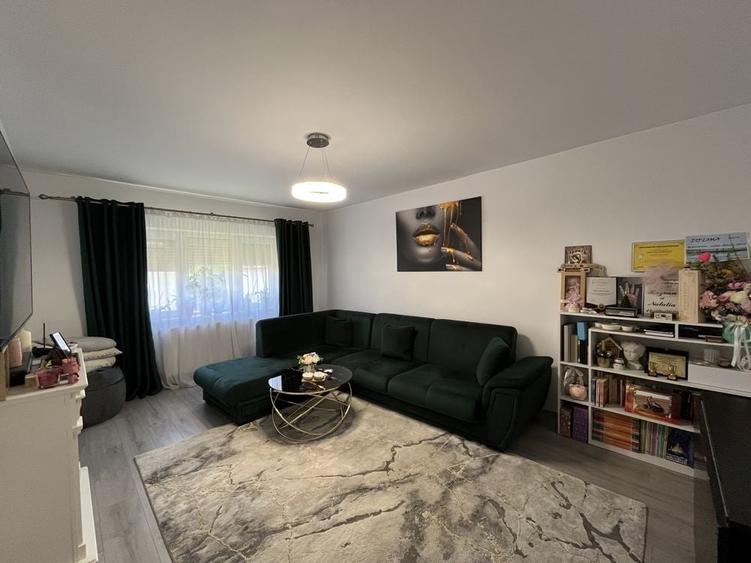 Apartament cu 3 camere în Stana