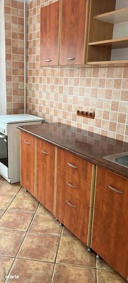 Apartament cu 4 camere decomandat în Rahova