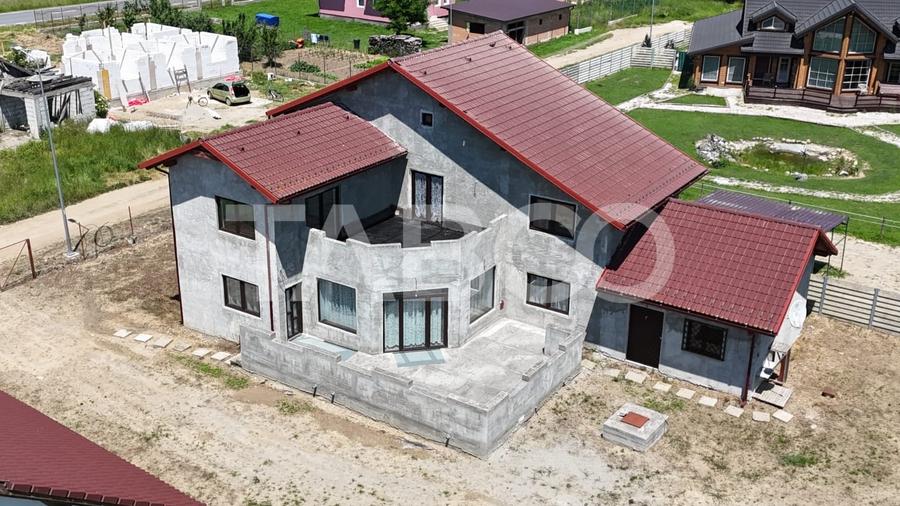 Casă individuală cu 5 camere cu Teren 497 Mp în Șercaia
