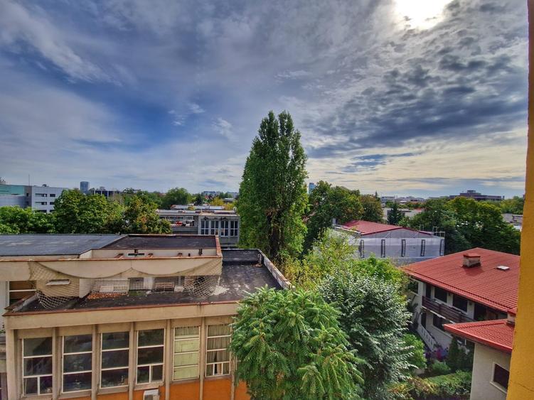 Apartament cu 3 camere decomandat, mobilat în Aviatorilor