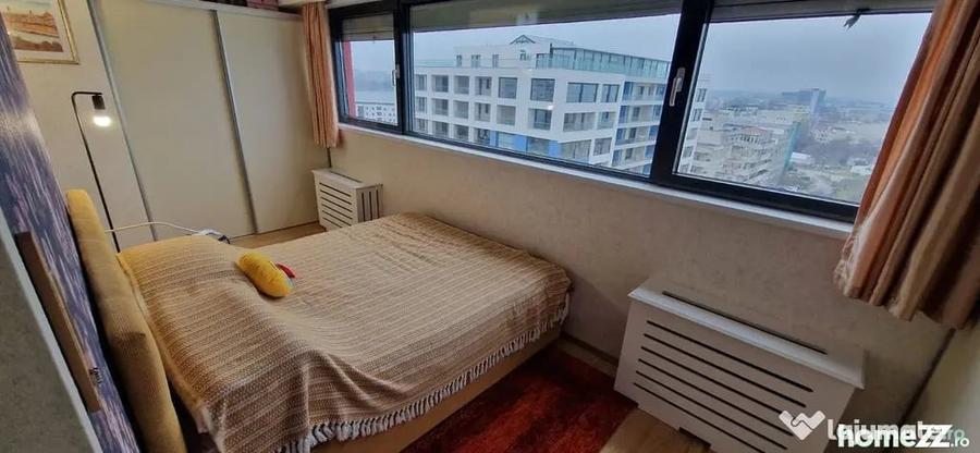 Apartament cu 3 camere decomandat în Faleza Nord