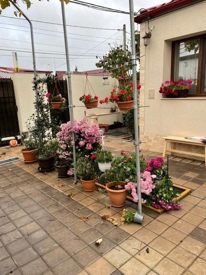 Casă individuală cu 5 camere cu Canalizare în Tomis II