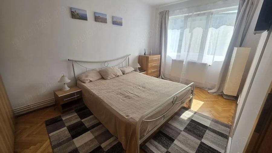 Apartament cu 3 camere decomandat în Spitalul Județean