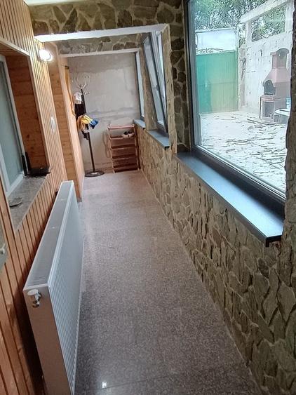 Casă cu 3 camere în Romanești
