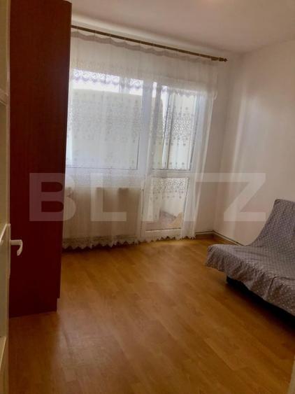 Apartament cu 3 camere decomandat, mobilat în Est