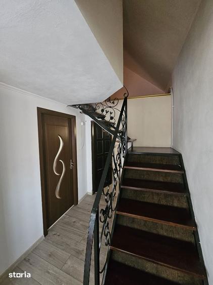 Casă cu 4 camere cu Teren 300 Mp în Central