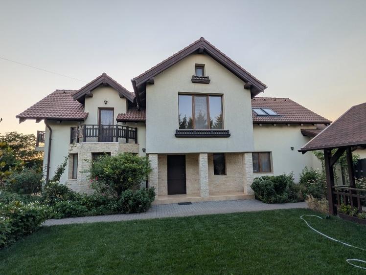 Casă individuală cu 4 camere cu Canalizare în Becicherecu Mic