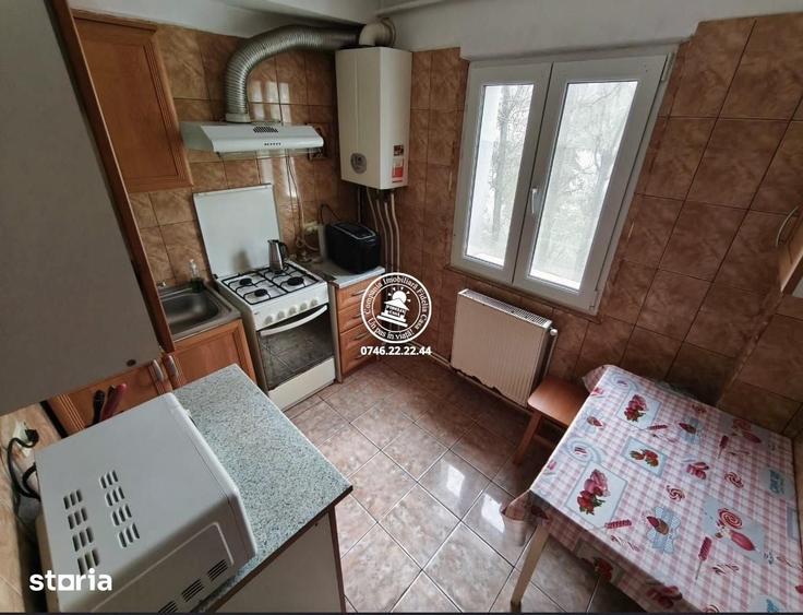 Apartament cu 3 camere decomandat în Frumoasa