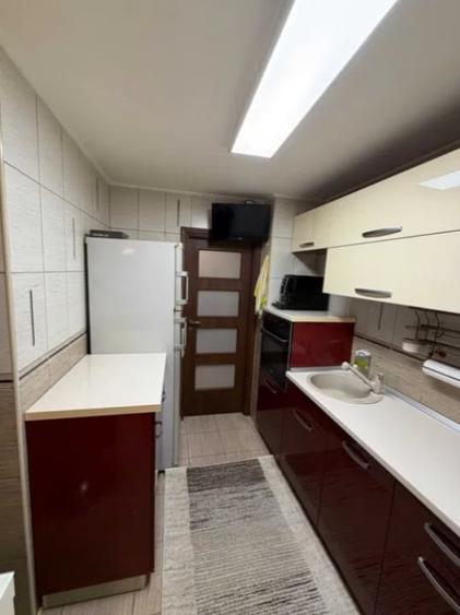 Apartament cu 3 camere decomandat, mobilat în Drumul Taberei