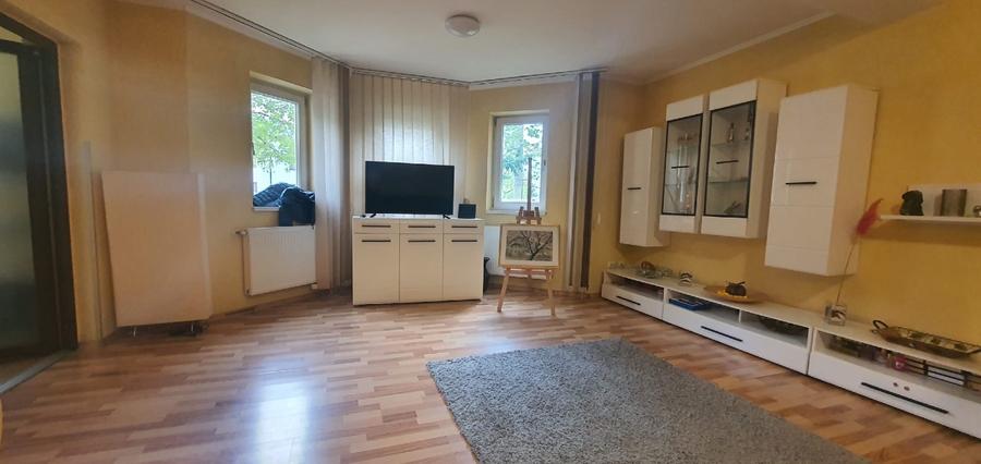 Casă individuală cu 5 camere cu Teren 560 Mp în Central